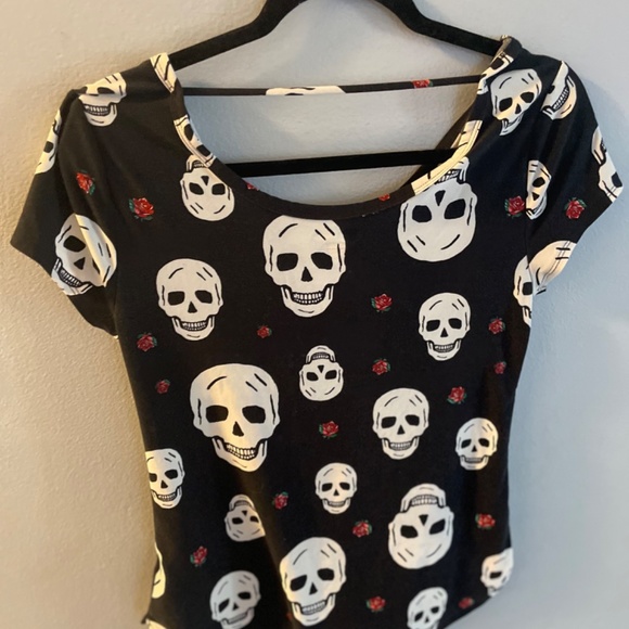 Halloween skull scoop neck top - Picture 2 of 3